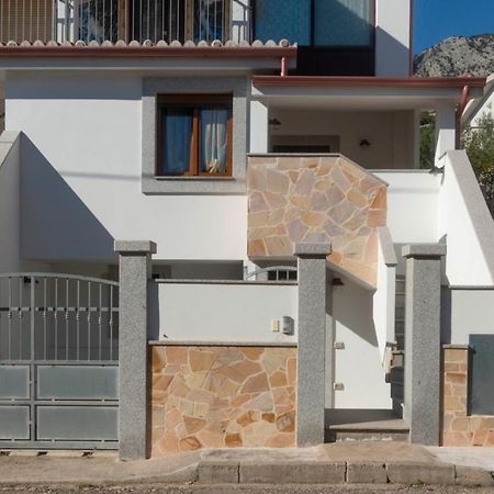Casa Dei Lecci - Cala Gonone Apartment Luaran gambar