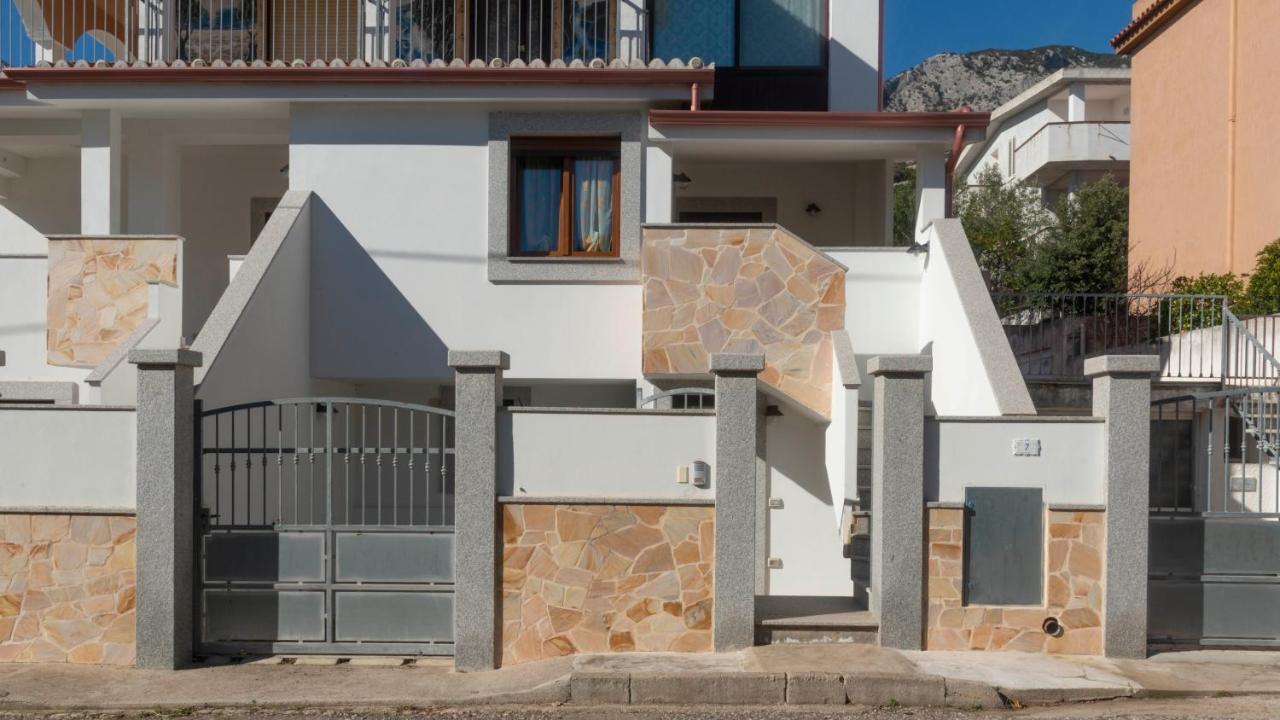 Casa Dei Lecci - Cala Gonone Apartment Luaran gambar